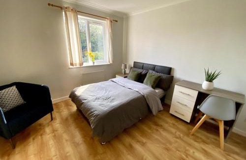 Great Linford Apartment | 5 Bedroom Home in Central MK