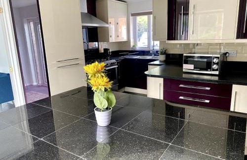 Great Linford Apartment | 5 Bedroom Home in Central MK