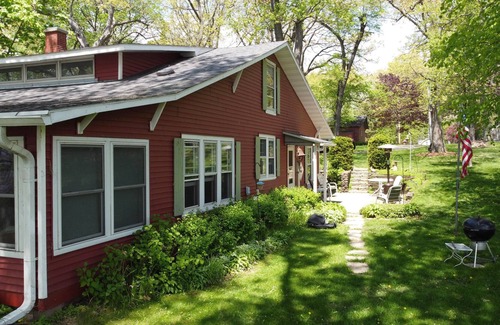 Green Lake Cottage | 5 bedroom Lakefront Cottage with much history