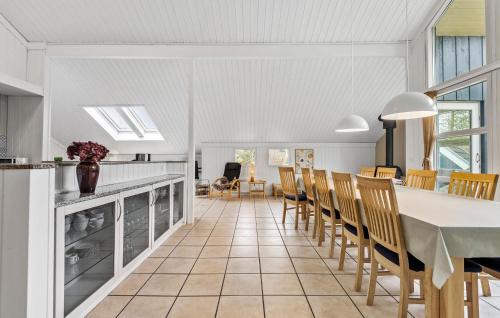 Jegum House | 5 Bedroom Lovely Home In Oksbøl