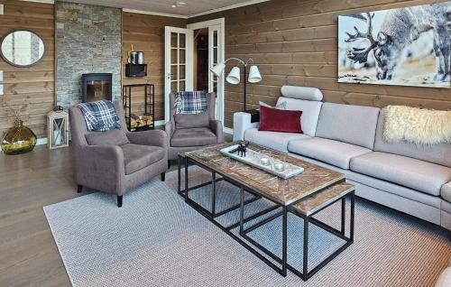 Vinje House | 5 Bedroom Nice Home In Edland