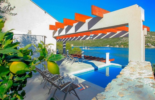 Skrivena Luka House | 5 bedroom pet friendly home in Lastovo