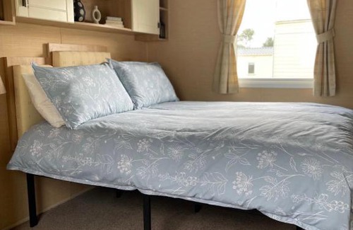 Cresswell Other | 5 Birth Static Caravan Partially Adapted, Walk in Shower/Shower Chair