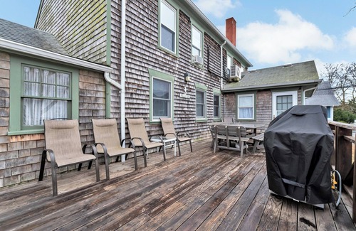 Mattapoisett House | 5 Blocks to Beach+Town, Stocked Kitchen, Cozy Beds