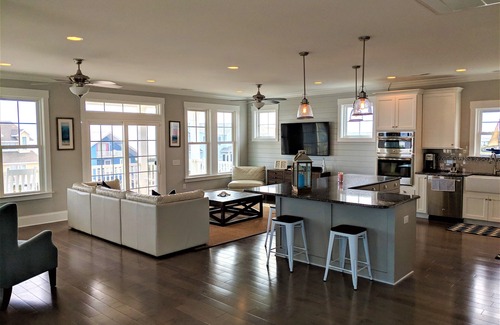 Holden Beach House | 5 BR 4.5 Bath 2nd Row Direct Beach Access with Pool and Elevator