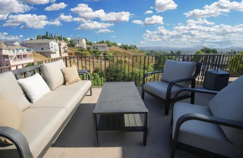 Thousand Oaks House | 5 BR/5 BA Getaway with a View