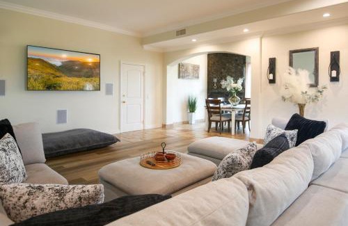 Thousand Oaks House | 5 BR/5 BA Getaway with a View