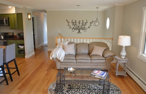 Colchester House | 5 BR Furnished House. Lake views, pool, steps from Malletts Bay, Lake Champlain
