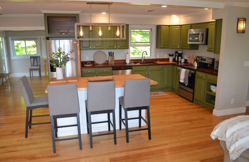 Colchester House | 5 BR Furnished House. Lake views, pool, steps from Malletts Bay, Lake Champlain