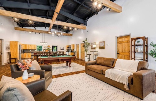 Nellysford House | 5 King Beds | Sleeps 18 | Game Room | Brew Trail