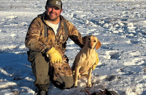 Pierre House | .5 mile to Lake Oahe boat access, 15 min from Pierre SD, wifi, oversized garage