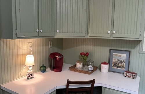 Hamilton House | 5 Miles to Callaway Gardens and walking distance to shops and restaurants.