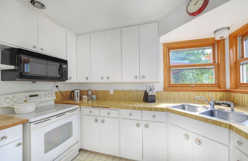 Newlands House | 5 min drive to CU/Pearl St - Best Neighborhood in Boulder