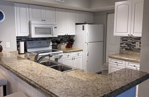 Tequesta Condo | 5 min to beach, ground level w garage, heated pool, resort style, very nice