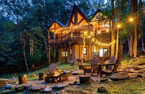 Beech Mountain Villa | 5 Min to Ski Private 2 Acres Creek Hot Tub Game Room Fire Pit
