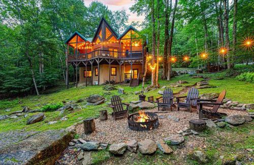 Beech Mountain Villa | 5 Min to Ski Private 2 Acres Creek Hot Tub Game Room Fire Pit