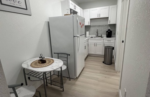 Terrace Park Apartment | 5 minutes from Bush Garden and USF! Apartment for 2 people, cozy.