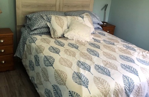 Georgian Bay Cabin | 5 minutes from Hwy 400. 155 feet of waterfront, sandy shoreline with docking.