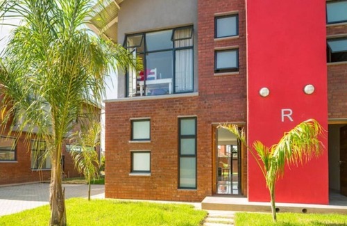 Harare Apartment | 5 Modern 6 sleeper apartment Harare, 24h security