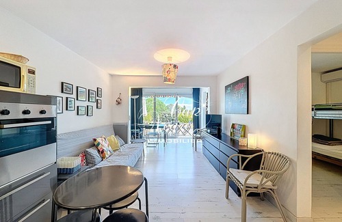 Le Lavandou Ski Chalet | 5-person house with pool and beach access