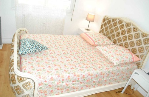 Parc aux lievres Apartment | 5 star π 1-bedroom apartment with AC, WiFi, balcony,