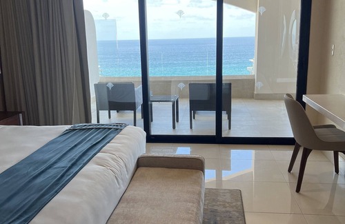 El Rosarito Resort | 5-star luxury resort in amazing San Jose del Cabo with fitness room, Kids Club
