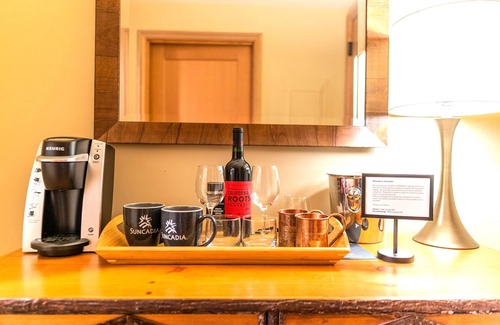 Cle Elum Condo | 5-STAR RESORT STUDIO - 90min from Seattle! - With spa, hike, golf, ski and more!
