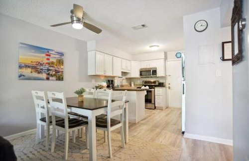 Folly Field Apartment | 5 stars Peaceful Condo - 7 min walk to the beach