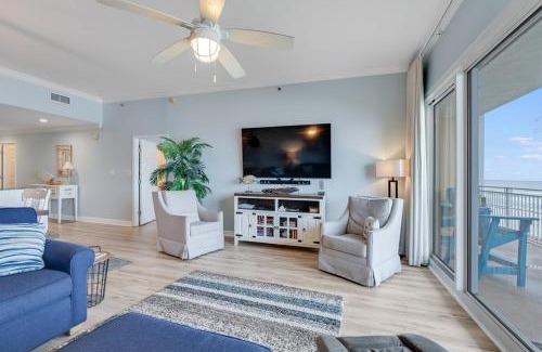 Thomas Drive Apartment | 502 Sterling Beach