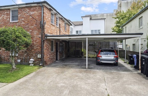 Carrollton House | 503 Lowerline St New Orleans LA