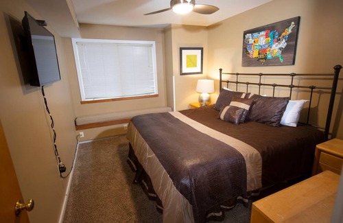 Ludlow Condo | 51 m² Condo ∙ 1 bedroom ∙ 4 guests