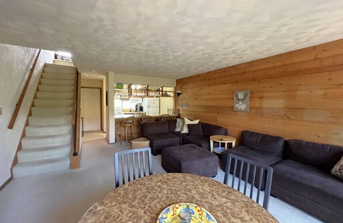 Hidden Valley Apartment | 517 Kooser Circle, Somerset