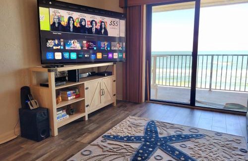 New Smyrna Beach Apartment | 517 - Nicely Decorated Oceanfront 3 Bedroom