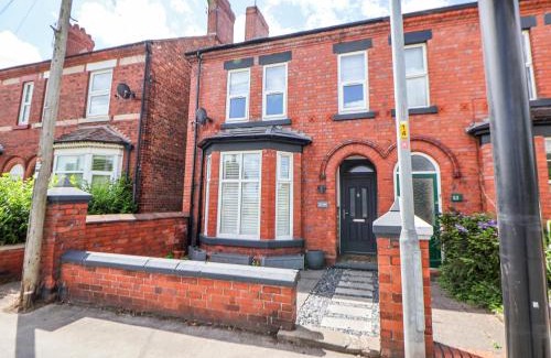 Nantwich House | 52 Barony Road