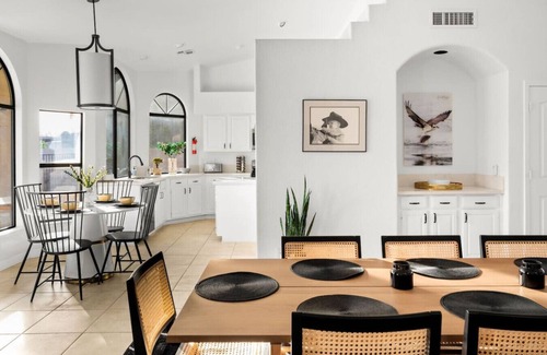 Arabian Crest House | 5335 E. Grovers Avenue