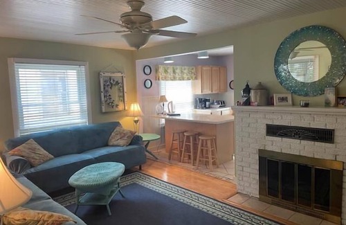 Lakeside Cottage | 536 Cherry in Lakeside