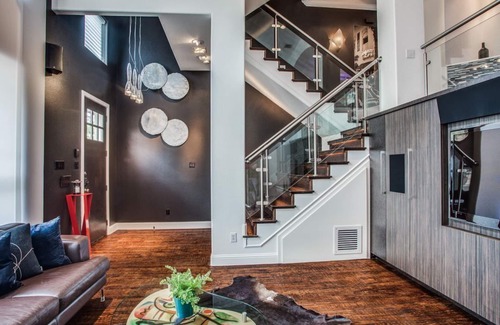 Legacy Park House | 5792 Robbie · Driem house- Award Winning - 1 minute to shops