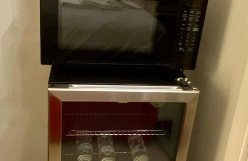 Tracy House | 585 Abby room 3 charming,spacious,cozy quite peaceful