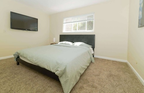 Sacramento House | 5B3B | Backyard BBQ | Workstation | RV Driveway
