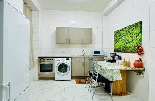 Margareten Apartment | 5BR Apt 10min to Matzleinsdorfer