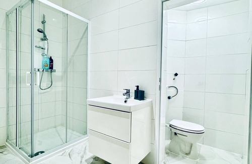 Margareten Apartment | 5BR Apt 10min to Matzleinsdorfer