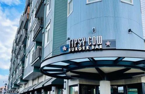 Grass Lawn House | 5BR Gem Walk to Microsoft and Near Redmond DT