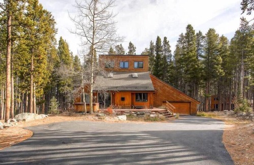 Warrior's Mark West House | 5BR Ski in Out Mountain Getaway with Hot Tub