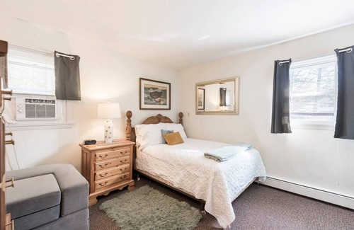 Ewing House | 6-Bdrm Oasis Private Pool, Sesame Place, Princeton