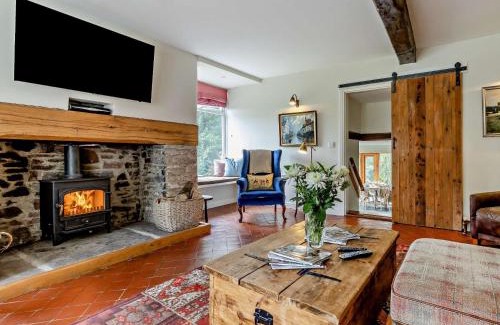Brecon House | 6 Bed in Brecon BN171