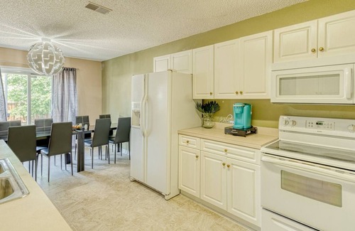 Huntcliff Apartment | 6 Bed Seasoned Family/grad Groups Get Together