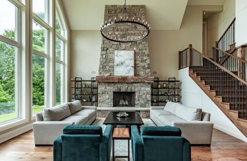 Innisfil Cottage | 6 Bedroom, 5 Bath on Kempenfelt Bay on Lake Simcoe