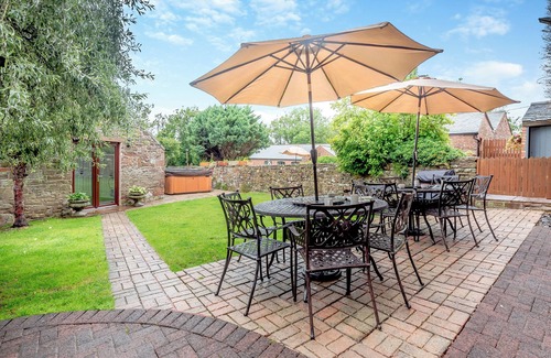 Parsonby Cottage | 6 bedroom accommodation in Arkleby, near Cockermouth