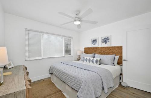 Balboa Peninsula House | 6 Bedroom Duplex near the Balboa Pier and Fun Zone with AC