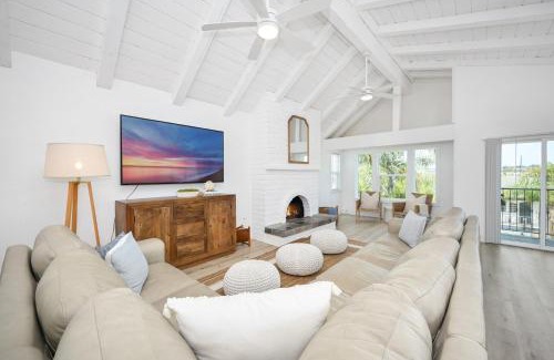 Balboa Peninsula House | 6 Bedroom Duplex near the Balboa Pier and Fun Zone with AC